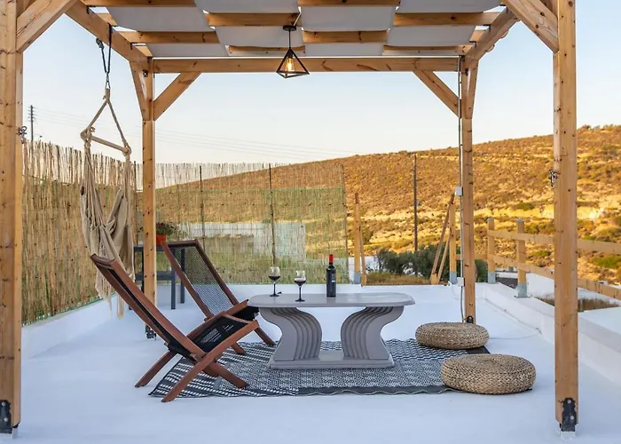 Milos Guesthouse